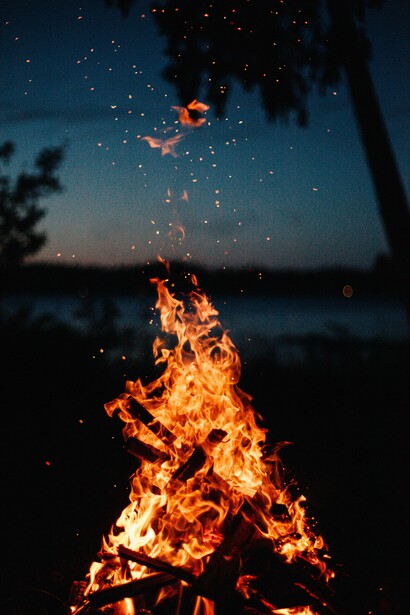 Il fuoco è intimo e universale