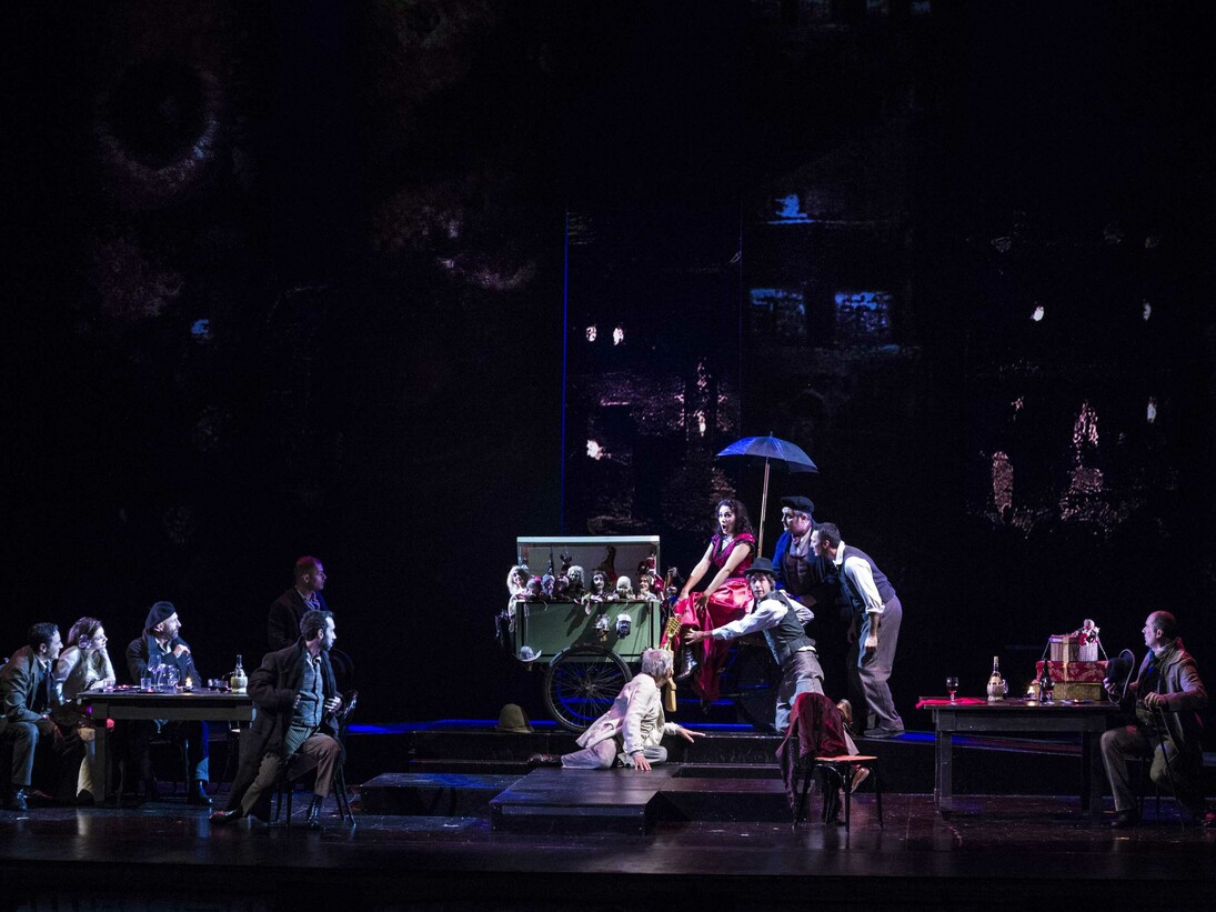 Una scena de La Bohème nel nuovo allestimento di Cristina Mazzavillani Muti
