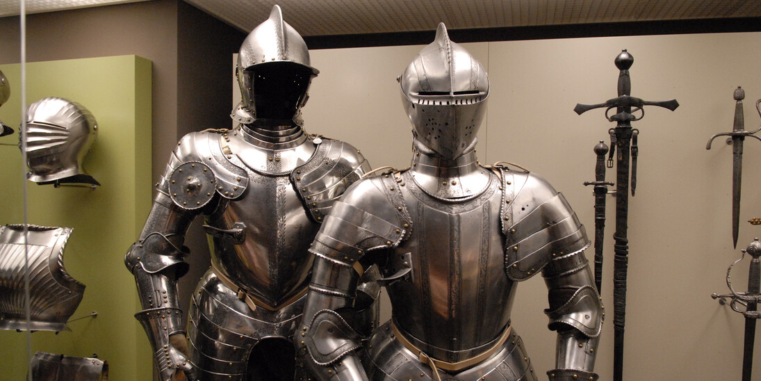 Arms and Armour Gallery. Courtesy of Royal Museum of the Armed Forces and Military History
