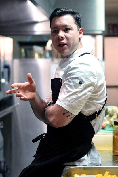 Para Ojeda, la cocina es un puente entre sus raíces venezolanas y el mundo, y su mayor reto ha sido mantenerse fiel a la autenticidad de cada tradición