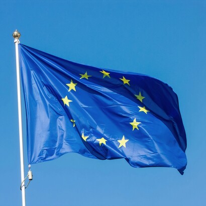 L'iniziativa si propone come un punto di incontro tra istituzioni, imprese, università, associazioni, professionisti e giovani, favorendo lo scambio di esperienze e la diffusione delle opportunità offerte dai programmi europei