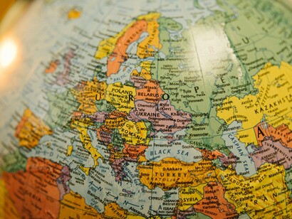 La sfida contemporanea per l’Occidente è mantenere viva la consapevolezza delle proprie radici culturali, continuando allo stesso tempo a dialogare e a rinnovarsi