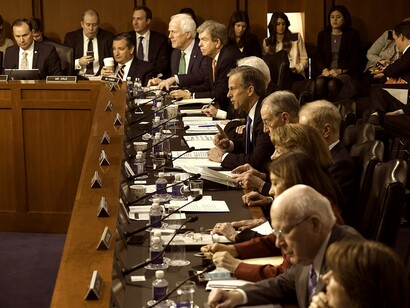 El fundador de Facebook tuvo que responder las múltiples preguntas que los senadores le formularon