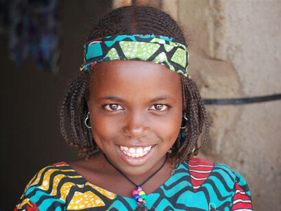 Mujer africana sonriente
