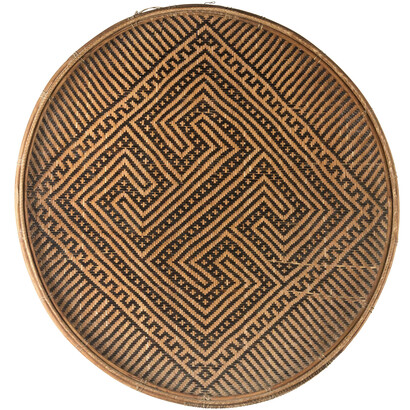 Este diseño "Mawadi-esadi" representa a la gran serpiente Wawadi, que traicionó a los hombres y  por eso fue cocinada por Wanadi en la sabana que se ve en la base del Cerro Kushamakari y que por eso es denominada "Mawadi-anehidiña" ("el lugar donde se cocinó a Mawadi") 