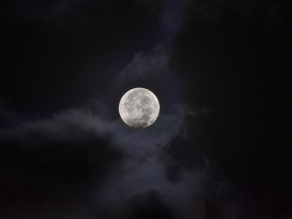 The moon won’t use the door