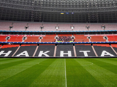 Estádio Donbass Arena, na Ucrânia, vazio, sem torcedores e sem sediar jogos desde 2014 após a equipe do Shakhtar Donetsk precisar abandonar a cidade de Donetsk para proteger seus funcionários, jogadores e seus familiares