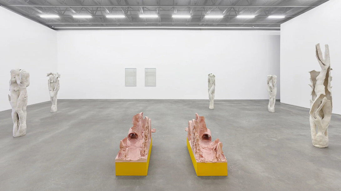 Juliana Cerqueira Leite, Outras simetrias, exhibition view. Courtesy of Casa Triângulo