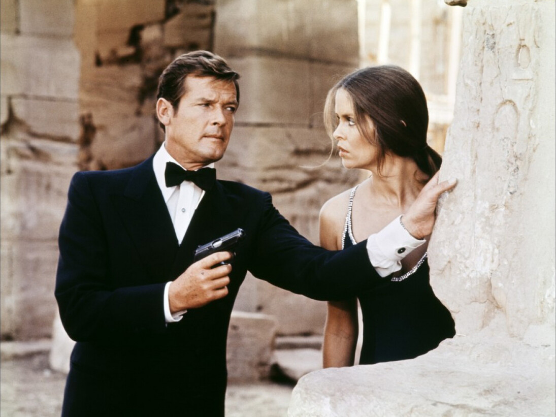 Roger Moore y Barbara Bach en "La espía que me amó"