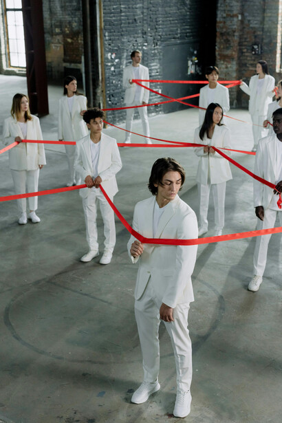 A vida é cheia de polaridades e incertezas; encontrar saídas para os desafios e labirintos que enfrentamos requer tempo e uma perspectiva diferenciada sobre nós mesmos