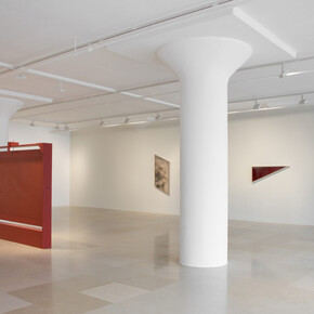 Various artists, Deep play, exhibition view. Courtesy of Greene Naftali Gallery