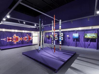 Vários artistas, Encontros entre o moderno e o contemporâneo, vista da exposição. Cortesia do Museu de Arte Moderna de São Paulo