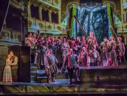 Una scena di Falstaff al Ravenna Festival