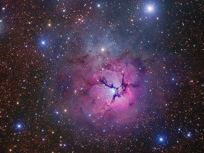 Nebulosa Trífida, también conocida como Messier 20 y NGC 6514