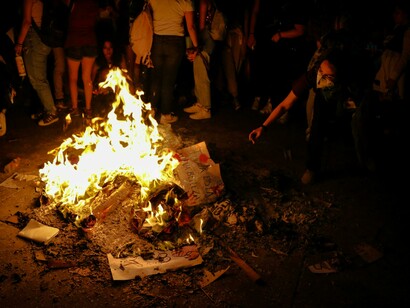 A inclusão digital impulsionada pelo próprio governo Lula, trouxe diversas pessoas para o mundo digital. As pessoas mais velhas eram facilmente dragadas para esse novo ambiente, meio Faroeste Italiano. Onde o Bom, o Mau e o Feio disputavam a atenção e espalhavam a sua própria história