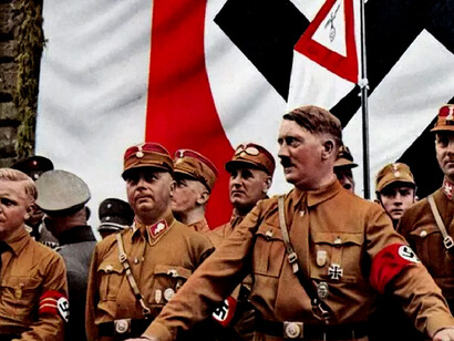 Allemagne nazie. Seuls les nationaux pouvaient être citoyens et il n'y avait qu'un seul parti pour représenter la vie politique du peuple, et le travail était considéré comme un devoir envers la communauté et le bénéfice commun du peuple et de l'État © Rue des Archives/PVDE