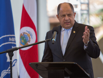 Luis Guillermo Solís, 47.° presidente de la República de Costa Rica, por el Partido Acción Ciudadana (PAC), desde el 8 de mayo de 2014 hasta el 8 de mayo de 2018