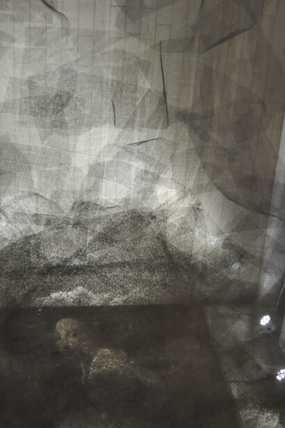 Seungmo Park, *Maya 942*, 2014, stainless steel, wire mesh, L155 x W18 x H276 in  