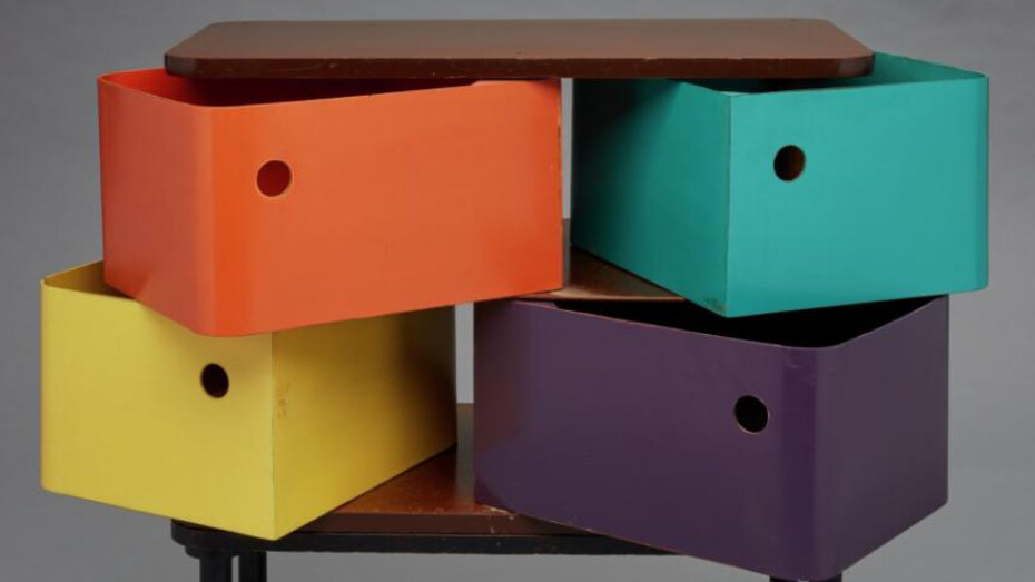 Henry P. Glass, Swing-Line Toy Chest, 1952. Lacquered Masonite and birch; 31 3/4 × 33 × 17 1/2 in. Manufactured by Fleetwood Furniture Company. Milwaukee Art Museum: Purchase with funds from the Demmer Charitable Trust, M2015.85a,b. Photograph by John R. Glembin.