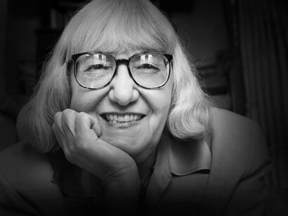 Cynthia Ozick e il Messia di Stoccolma. A dire il vero, non sono le qualità professionali a difettargli, ma, a causa di un interesse quasi maniacale per le letterature mitteleuropee delle decadi passate, Lars Andemening ha un ruolo del tutto periferico all'interno del giornale