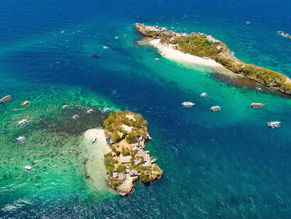 The stunning sea of Boracay Island
