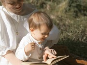 Descubra o poder transformador das histórias infantis no desenvolvimento das crianças. Da empatia à criatividade, a leitura fortalece laços emocionais e promove o aprendizado integral
