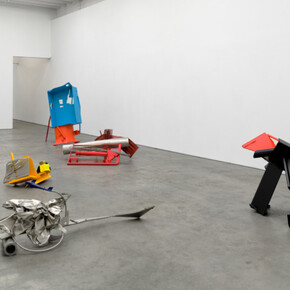 Peter Bradley, Ten sculptures, exhibition view. Courtesy of Karma Gallery