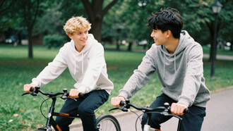 Siamo amici per la pelle o è per la pelle che siamo amici?