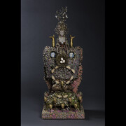 Queen’s Folly, Marie Antoinette, 2015. Richard Cleaver (born 1952). Hand-built ceramic, wood, freshwater pearls, quartz, Swarovski crystals, metal, gold leaf, painted in oil, 31 1/2 × 12 × 9 inches. Courtesy of the artist. Photograph by Dan Meyers. © Richard Cleaver.
