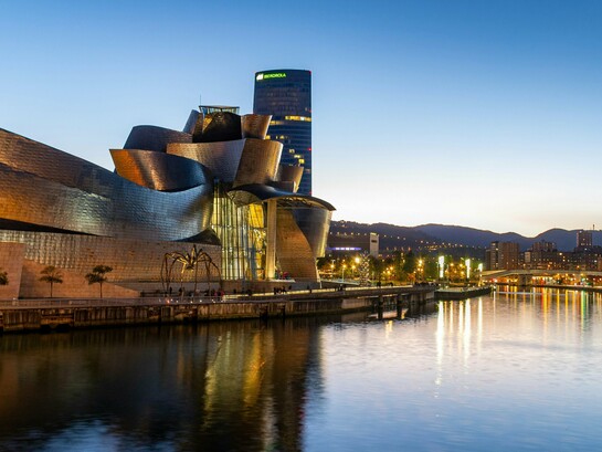 The iconic façade of the Guggenheim Museum in Bilbao, Spain, reflecting the role of bold architectural identity in intuitive navigation