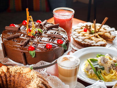 Plaza Café es el lugar perfecto para comenzar el día con energía, justo al lado de la vida vibrante de la Plaza de Armas de Cusco