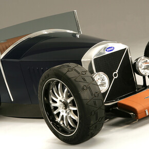 Summer happiness and cabriolet exhibition. Courtesy of Volvo Museum