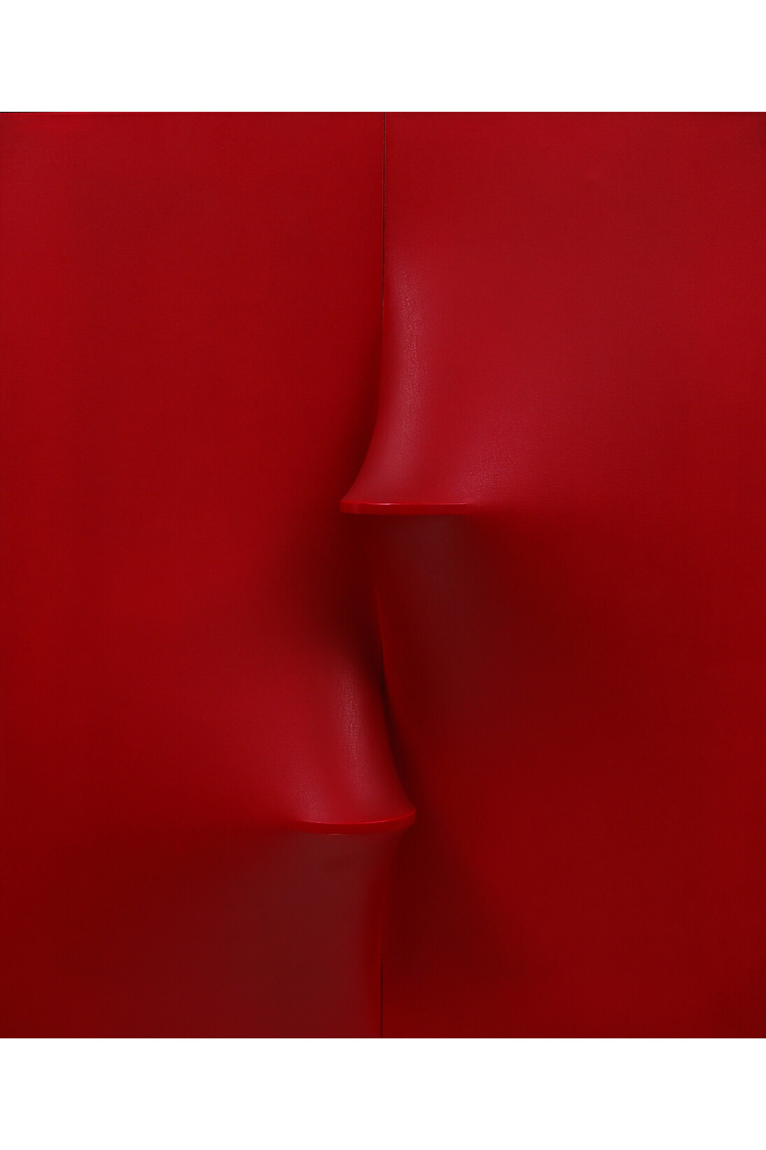 Agostino Bonalumi, Rosso, 1968, Vinyl tempera on shaped canvas, 120 x 100 cm, Courtesy Archivio Bonalumi and Mazzoleni London