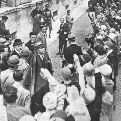 Il Duce riceve l'omaggio delle dopolavoriste dell'Arsenale di Pola, 1930