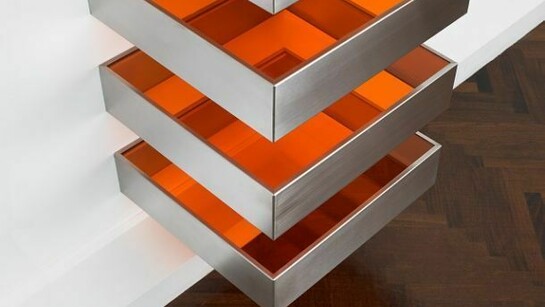 Amber stack: Detail, Donald Judd, Untitled (DSS 120), 1968, stainless steel and amber Plexiglas, 10 units, each 6 x 27 x 24 inches (15.2 x 68.6 x 61 cm), Tom Powel Imaging, Inc.