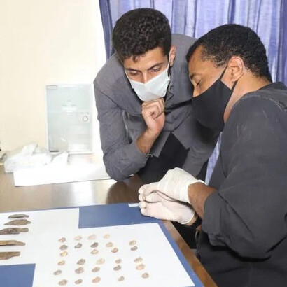 The 150,000-year-old jewelry set consists of 32 shells fashioned from marine gastropods in a level dating from 142,000 to 150,000 years ago