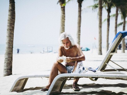 Ler na praia é uma actividade lúdica muito compensandora e relaxante