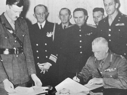 Resa di Caserta, incontro finale il 29 aprile 1945 alla Reggia di Caserta, Italia, per la firma dei documenti di resa