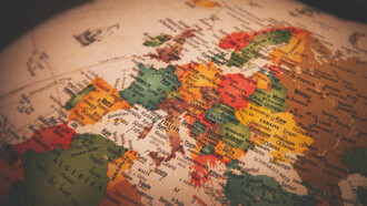 El crecimiento debe estar sustentado dentro del marco mínimo exigible, en lo relativo a la ética empresarial y moral humana