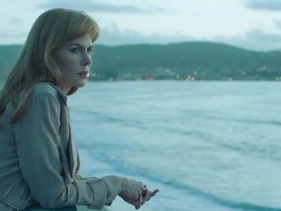 Celeste es una ex abogada que actualmente ejerce de ama de casa con dos hijos gemelos