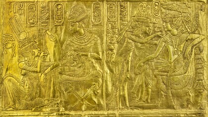 Fragment of the gilded wooden shrine with scenes of Tutankhamun and Ankhesenamun