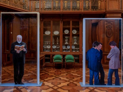 Michelangelo Pistoletto, Autoritratto con quaderno - Terzo Paradiso, Reggia di Monza, Italia. Ph Marco Beck Peccoz