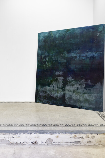 Taylah Hasaballah, Indicatrix: time leaks. Causes of extinction unknown, exhibition view. Courtesy of The Address