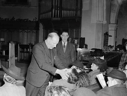 Una notte, Frank guarì dieci persone in una vecchia chiesa del Galles, non solo liberandole dalle malattie, ma donando loro una fiducia profonda in sé stesse