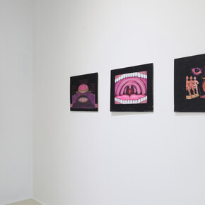 Joanna Braun, hand foot brains on the wall, exhibition view. Courtesy of Leto Gallery. Photo by Bartosz Górka
