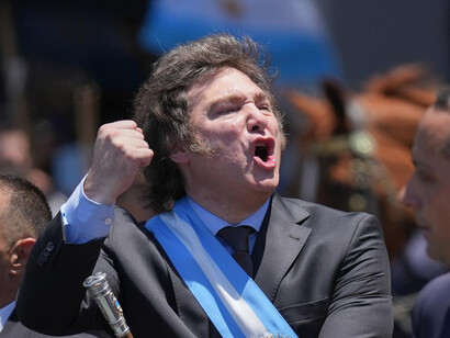 Javier Milei celebra su victoria al ser investido presidente de la Nación Argentina