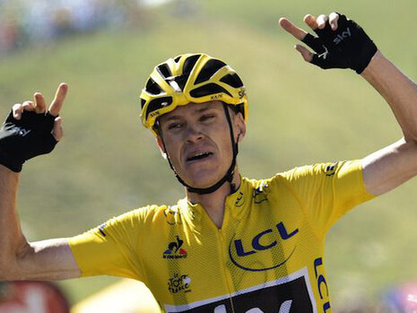 Chris Froome esulta