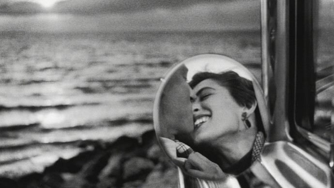 California 1955 © Elliott Erwitt / Magnum Photos courtesy Huxley-Parlour Gallery