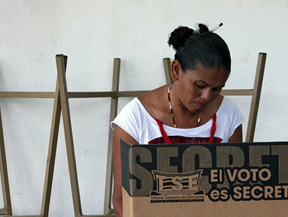 Votando