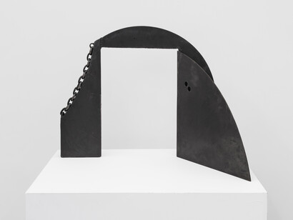 To Wifredo Lam, 1982, Welded steel, 25 x 31 ½ x 19 ¼ inches  (63.4 x 80 x 48.9 cm). Courtesy Alexander Gray Associates, New York; Stephen Friedman Gallery, London © 2015 Melvin Edwards / Artists Rights Society (ARS), New York. Photo: Jeffrey Sturges